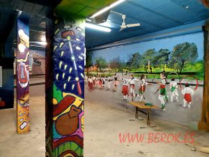 Graffiti Cercles Gitanes Columnes 300x100000